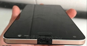 Alleged Microsoft Lumia 850 photo showing a gold frame
