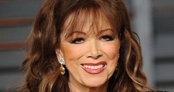 Jackie Collins, the Queen of the “Bonkbuster,” has died of cancer, aged 77