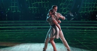 Bindi Irwin and Derek Hough deliver on their first dance on DWTS, season 21, the jive