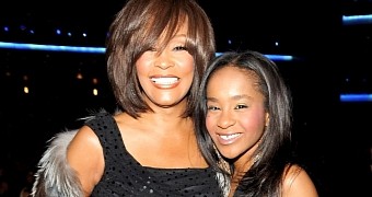 Whitney Houston and daughter Bobbi Kristina died 3 years apart, in similar circumstances
