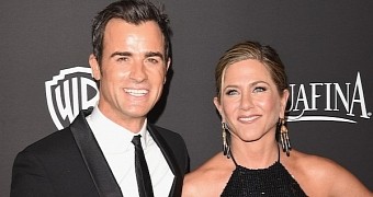 Justin Theroux and Jennifer Aniston married in secret backyard ceremony, 3 years after getting engaged