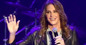 Caitlyn Jenner is looking for potential male suitors in the world of online dating, says report