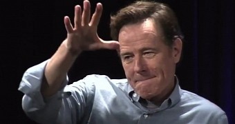 Bryan Cranston does the mic drop after mom joke at fan's expense during Comic-Con 2015 Q&A