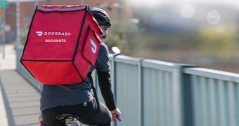 Bicycle messenger delivering DoorDash accounts