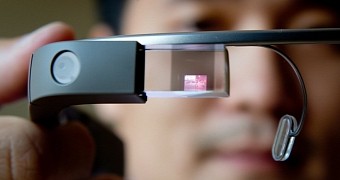 Google Plans to Build Headsets with Holographic Displays
