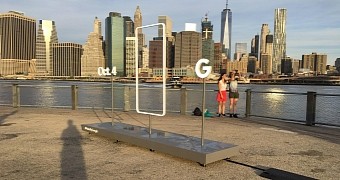 Google Pixel statue in Brooklyn