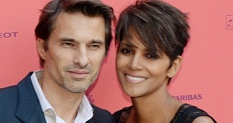 Halle Berry Is Not Divorcing Olivier Martinez, She Just Lost Her Engagement Ring