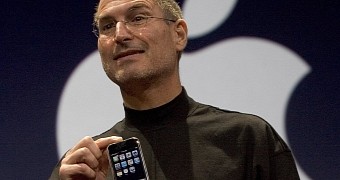 Steve Jobs unveiling the iPhone