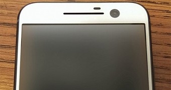 Alleged HTC One M10 (white)