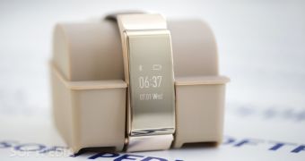 Huawei TalkBand B2 Smartwatch Review: Mister Show-Off