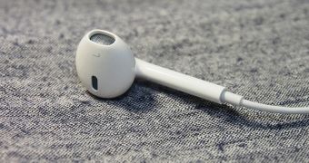 Apple headphone
