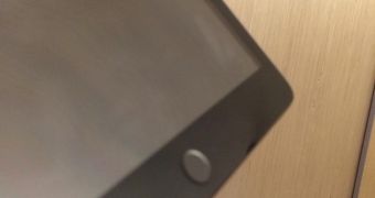 Purported iPad 5 with Touch ID fingerprint sensor