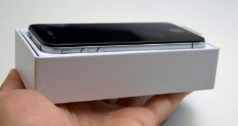 iPhone 4S unboxed