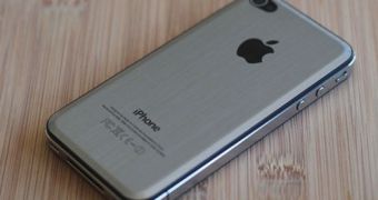 iPhone 5 Ditches Glass for Liquidmetal, Says Korean Paper
