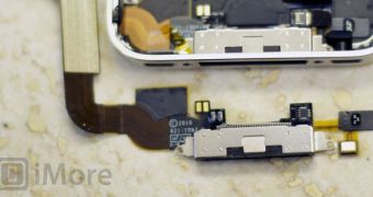 iPhone 4S dock connector removed
