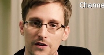 iPhones Have Special Spying Software in Them, Says Snowden’s Lawyer