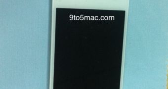 Alleged iPod touch 5 digitizer panel