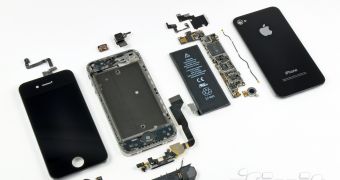 iFixit CDMA iPhone 4 teardown