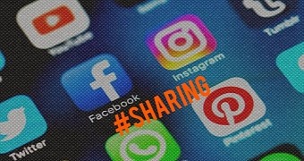 Instagram Sharing Location with Facebook