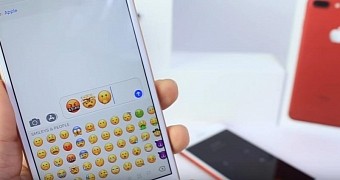 The exploit involves typing 3 emoji in a message window