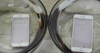 iPhone 6s and 6s Plus waterproof test