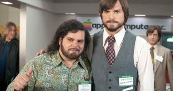 Josh Gad (right), and Ashton Kutcher as Steve Wozniak and Steve Jobs