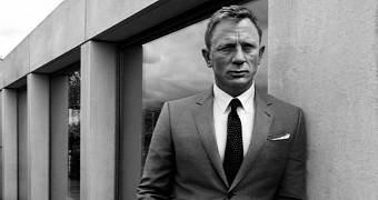 Daniel Craig promotes “SPECTRE” in new interview with Esquire, the September 2015 issue