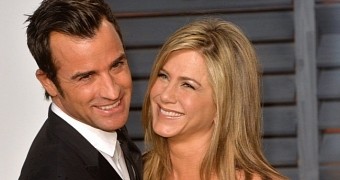 Justin Theroux and Jennifer Aniston are husband and wife after secret backyard ceremony in Bel Air