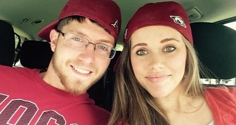 Jessa Duggar comes under fire after asking fans to send her cash and gift cards for her unborn baby