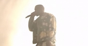Kanye West covers Queen's “Bohemian Rhapsody” at Glastonbury 2015
