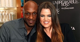 Almost 2 years after filing, Lamar Odom and Khloe Kardashian sign divorce papers