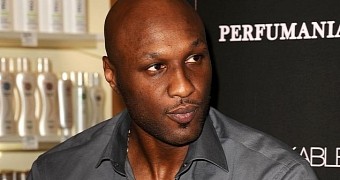 Lamar Odom suffers setback in recovery from near-fatal drug overdose, is said to be in "fragile mental state" after emergency surgery