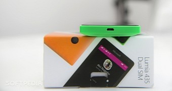 The bulky Lumia 435 that Microsoft eventually launched