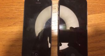 Alleged iPhone 5se (on the right) vs. the iPhone 5