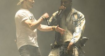 Lee-zus vs. Yeezus: comedian Lee Nelson stage-crashes Kanye West at Glastonbury 2015