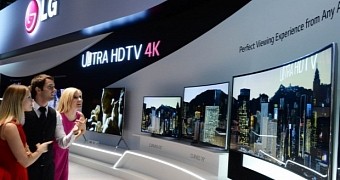 LG Presented a Double-Sided Display and a Magnetic Digital Wallpaper at IFA 2015