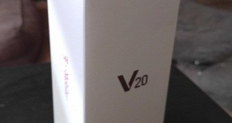 LG V20 retail box