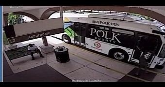 Man in Florida goes head to head with a bus