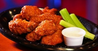 Domino's accidentally delivers cash instead of chicken wings