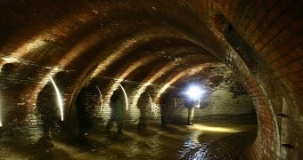 Treasure hunters go looking for lost valuables in NYC sewers