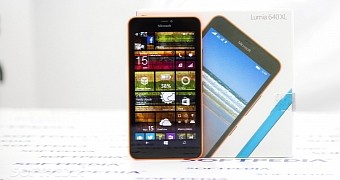 Windows 10 Mobile lives on... for now