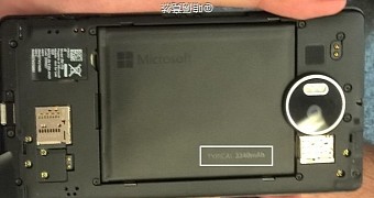 Microsoft Lumia 950 XL Leaked Image Shows 3,340 mAh Removable Battery