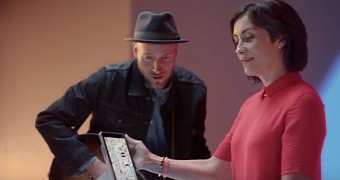 Microsoft Pokes Fun at Apple Once Again in New Ads - Videos