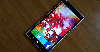 Windows 10 Mobile running on Lumia 1520