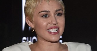Miley Cyrus Is PETA’s Sexiest Celebrity Vegetarian for 2015