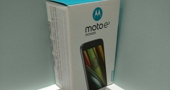 Moto E3 Power retail packaging