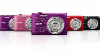 Nikon COOLPIX S2800 colors