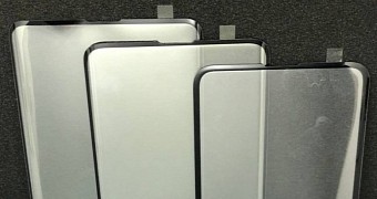 Alleged protective films for the Galaxy S10