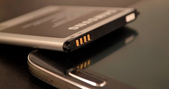 Phone batteries can still catch fire when being tampered with