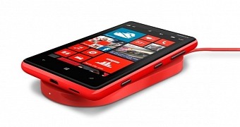 Lumia 920 charging wirelessly